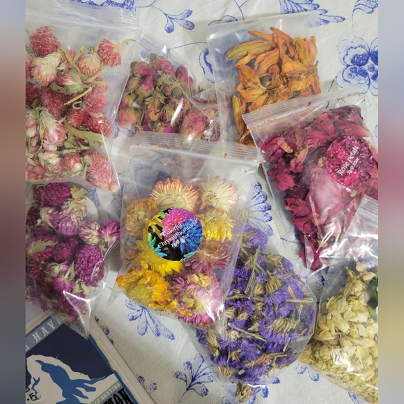 16 pc Craft Lot Carry Cases, Crochet and Embroidery Kit, Dried Flowers, Tags. - Picture 9 of 11